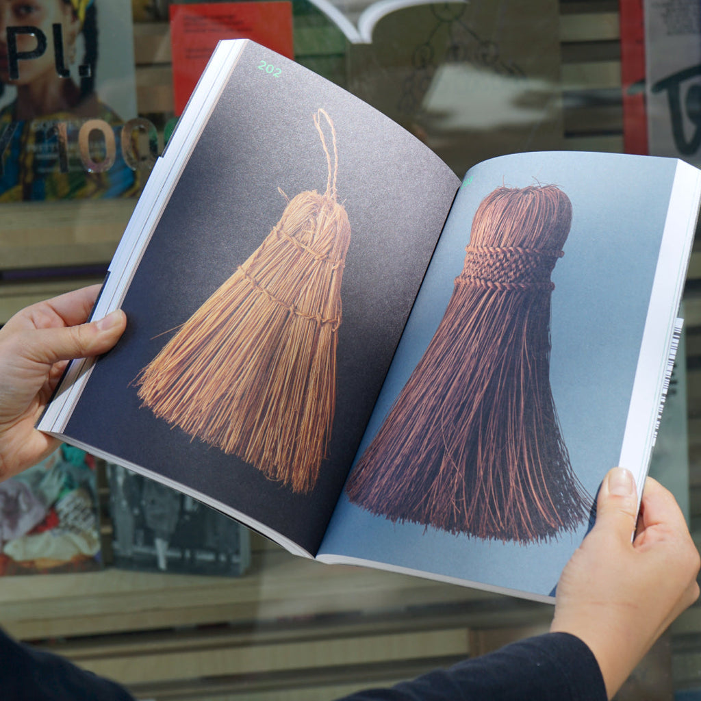 Im Besengebiet / Field of Brooms: Handbesen aus aller Welt / Hand Brooms across Cultures